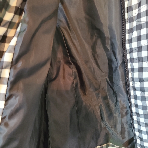 Red Camel Woman's Checkered Puffer Vest, Size: Small Color: Black & White - Picture 5 of 11